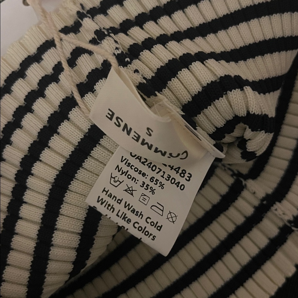 Commense Black & Cream Striped Bell-Sleeve Boatneck Top, NWT - Picture 6 of 10